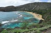 A belíssima e concorrida Hanauma  Bay, na costa leste de Oahu, no Havaí